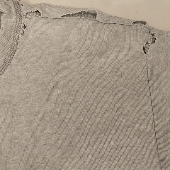 Thrashed Natural Wear Long Sleeve Gray T Shirt GAP - Picture 3 of 9